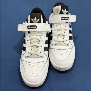 10.5 Adidas White/Black Sneakers